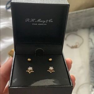 2 pairs gold plated earrings